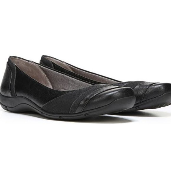 wide black flat shoes